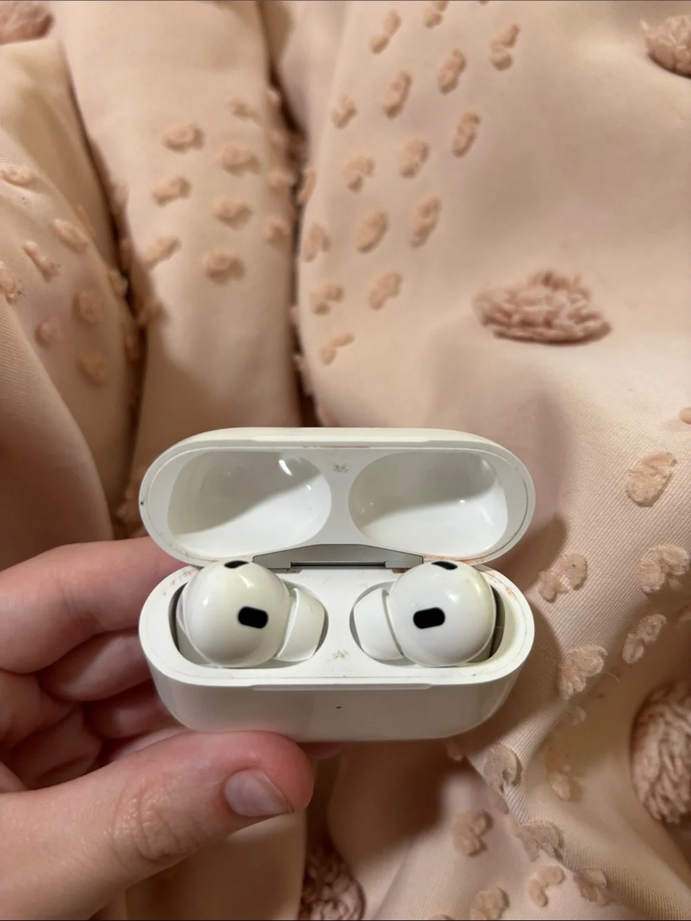 Apple wireless earbuds